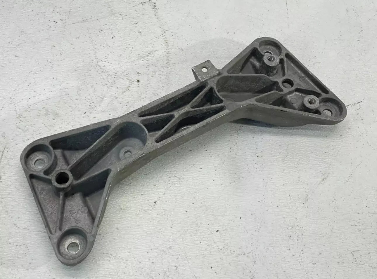 BMW F30 F32 F36 2/3/4 Series Transmission Gearbox Support Mount Bracket RWD USED F30 PARTS(ONLY PICKUP)