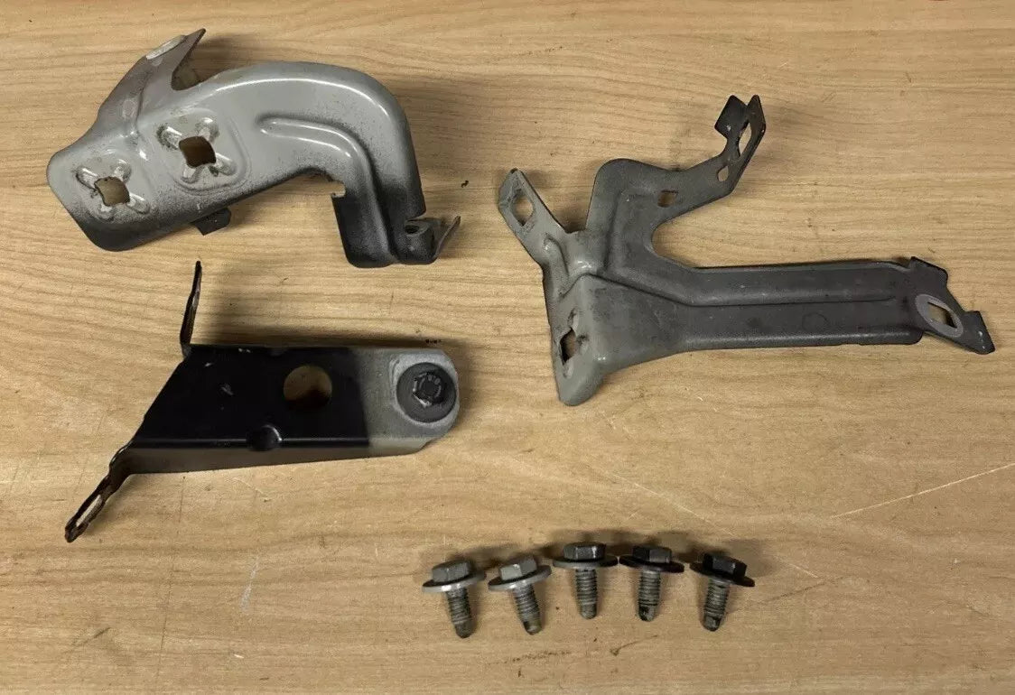 12-18 BMW F30 F31 FRONT LEFT DRIVER SIDE FENDER MOUNT BRACKET SET OEM USED F30 PARTS(ONLY PICKUP)