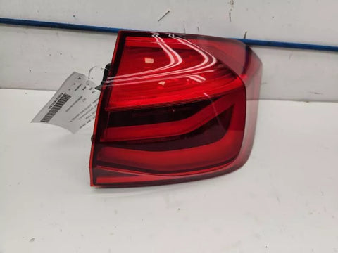 2016-2018 (LCI) BMW 320i 328i 330i 340i F30 Outer Passenger Right Tail Light Lamp Passenger Right Used OEM