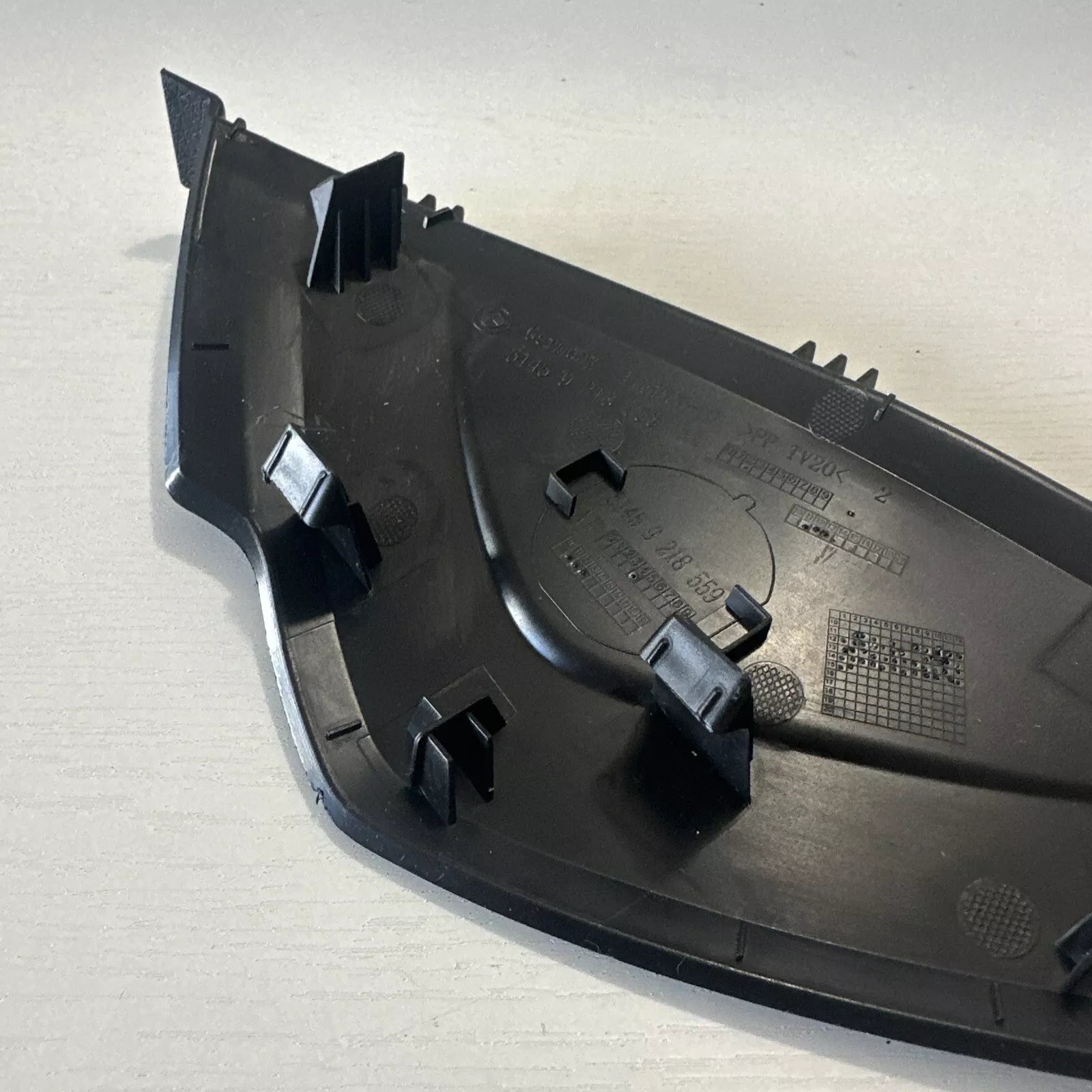 2013-2016 BMW 320I 328I F30 FRONT LEFT DRIVER SIDE DASH END COVER TRIM CAP USED F30 PARTS(ONLY PICKUP)