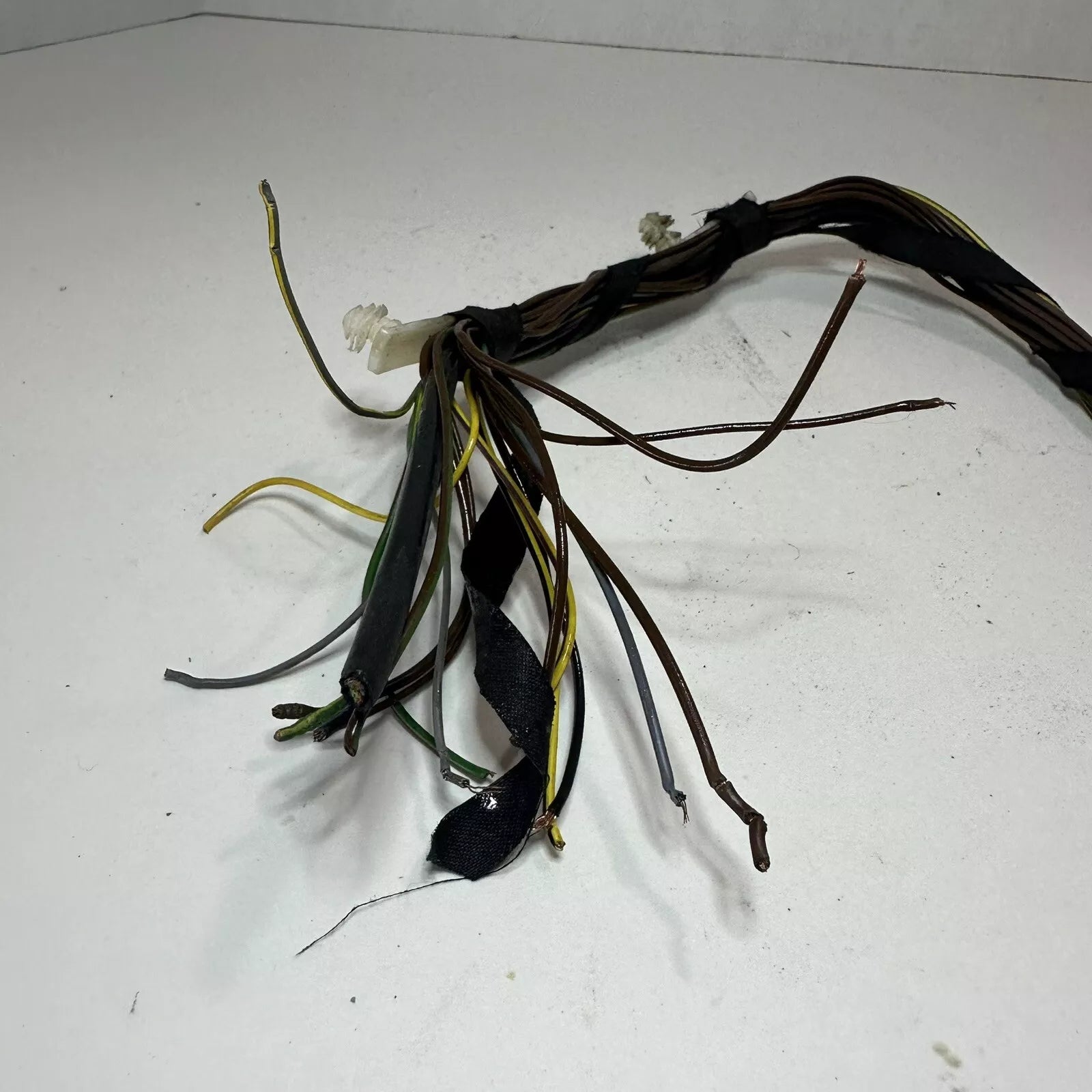 BMW 320 328 F30 TRUNK LID DECK LID WIRE WIRING HARNESS PLUG OEM 2014 - 2018 USED F30 PARTS(ONLY PICKUP)
